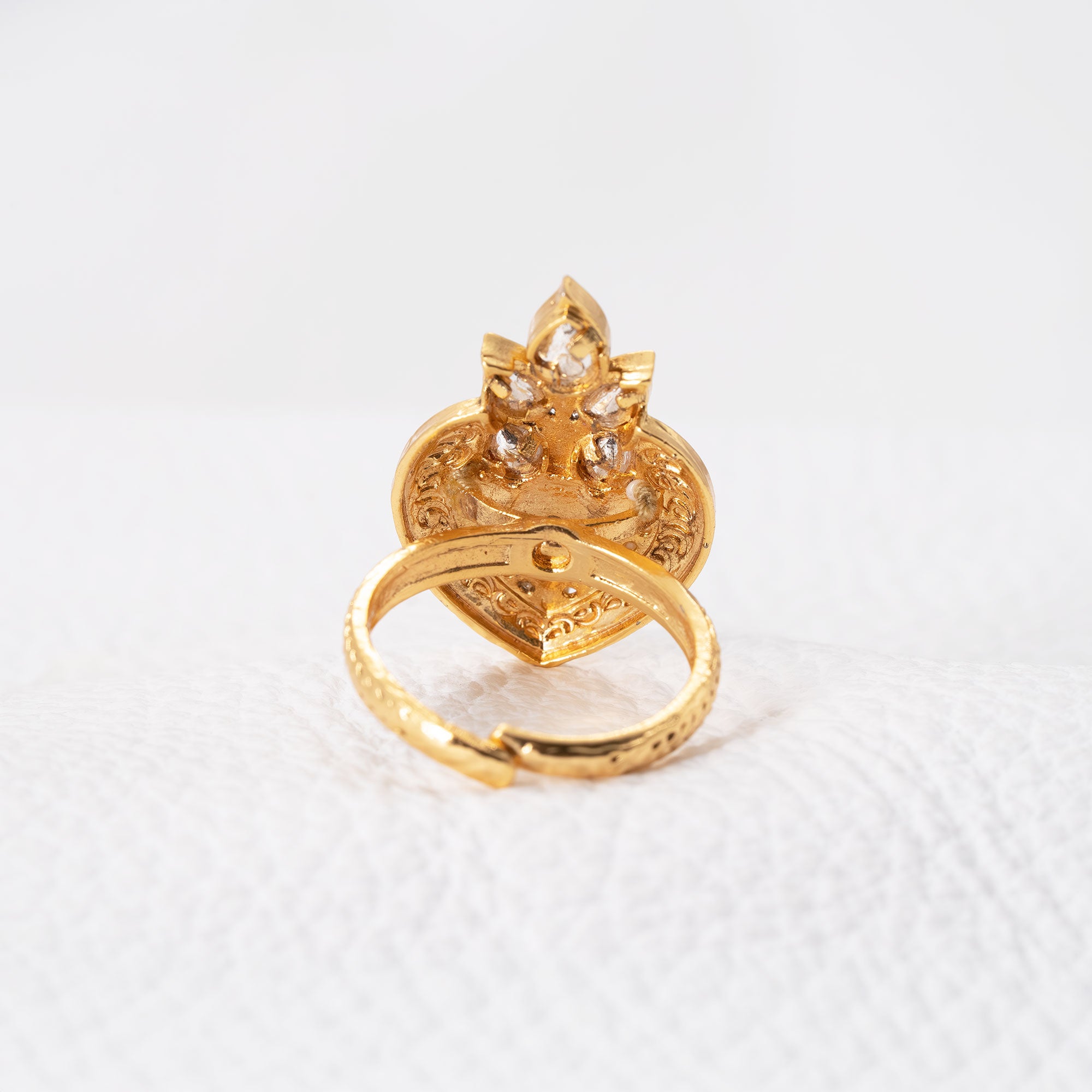 Trendy Spear with Leaf Ring