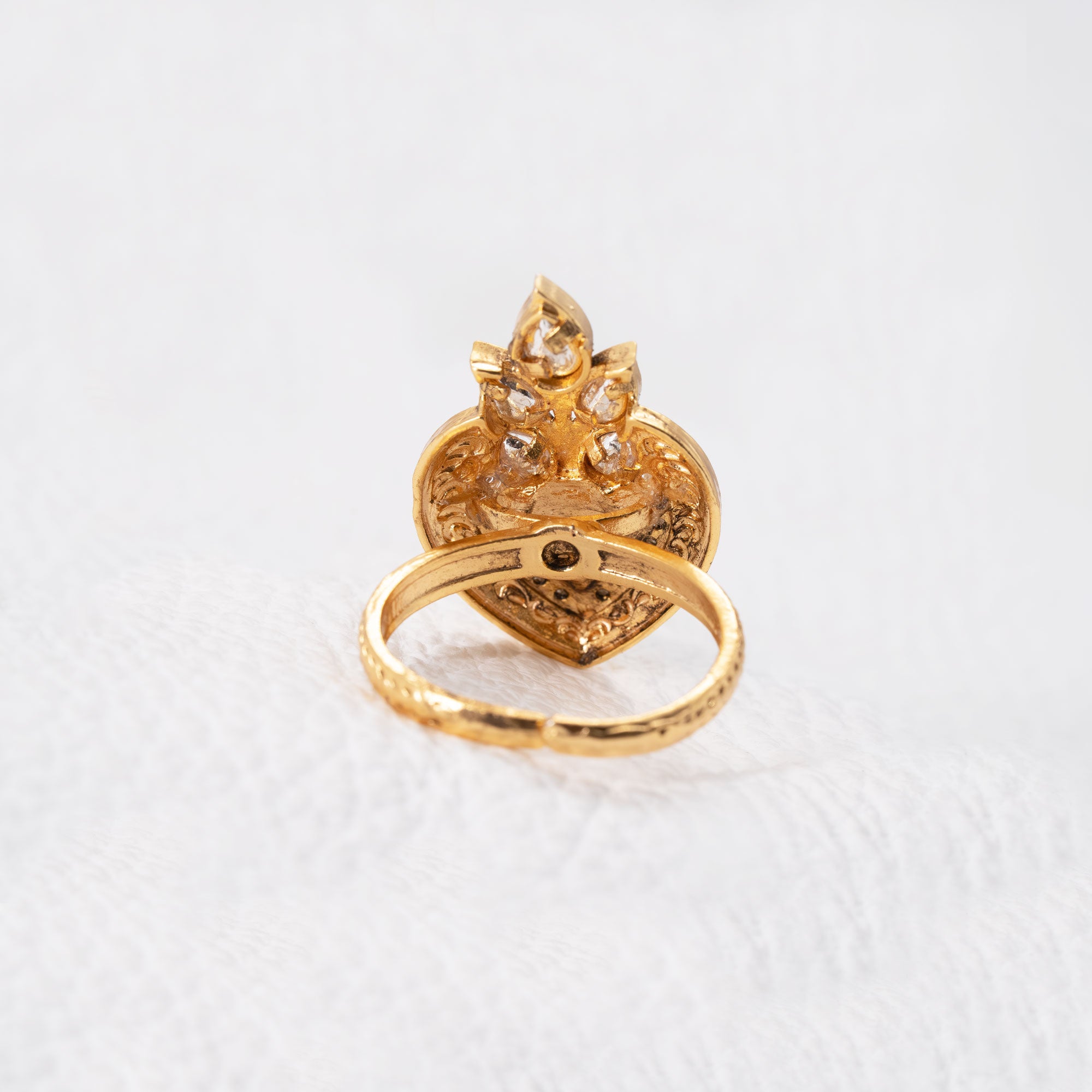 Trendy Spear with Leaf Ring