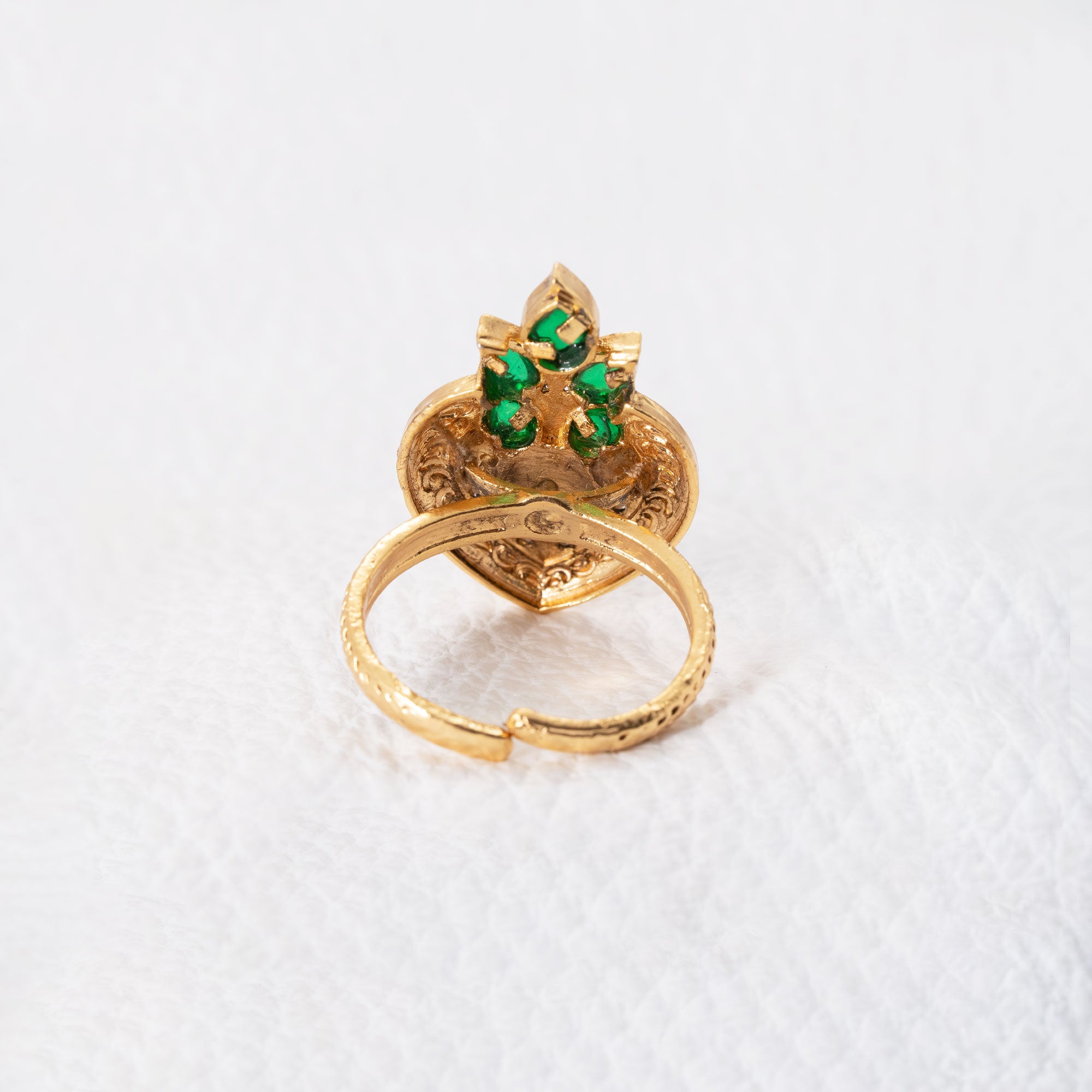 Trendy Spear with Leaf Ring