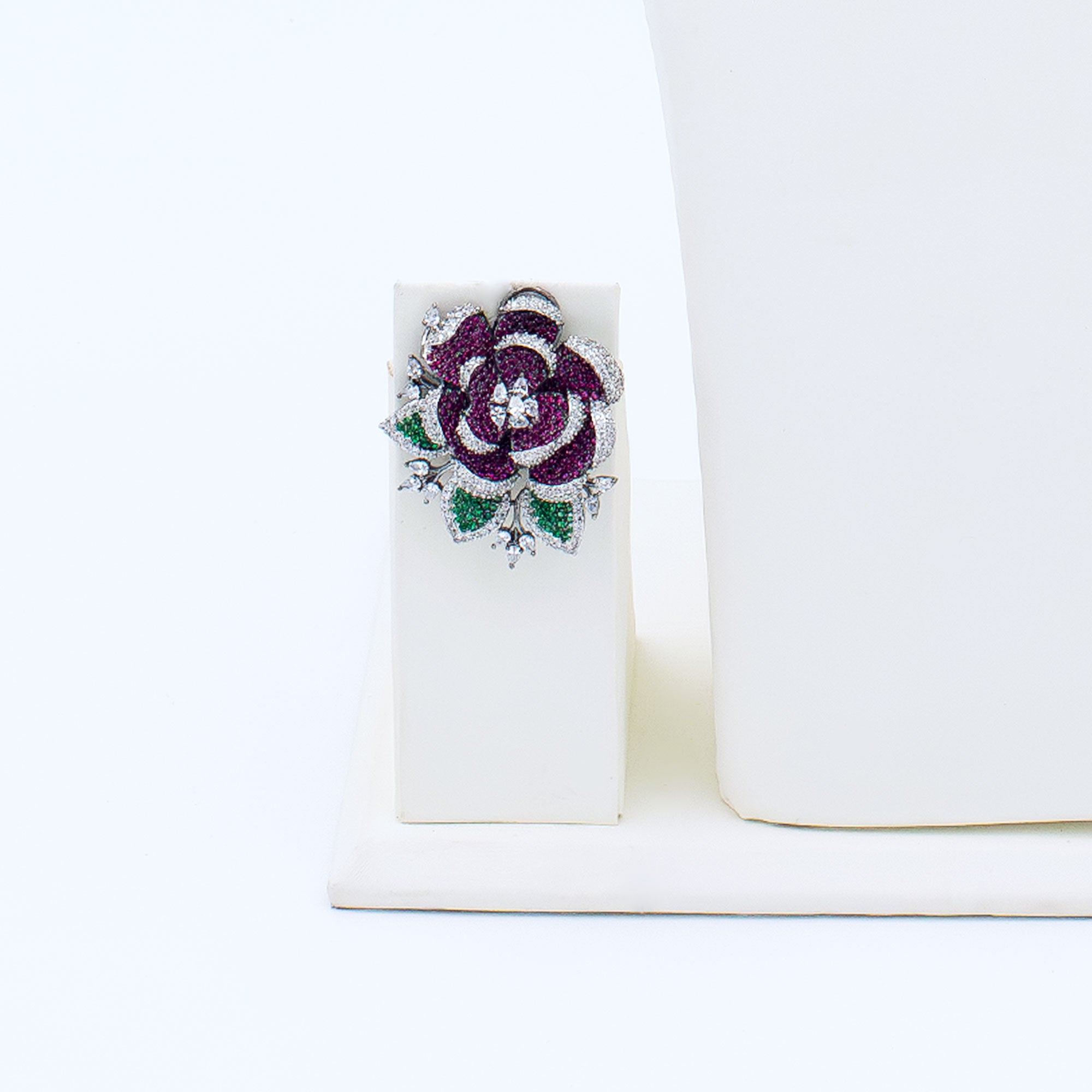 Modern Rose Necklace Set