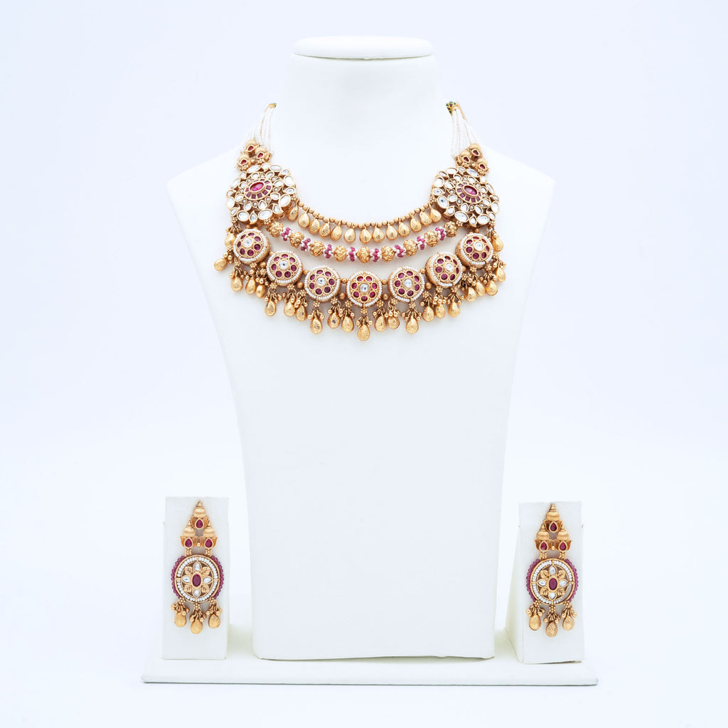 Trendy Multilayered Necklace Set