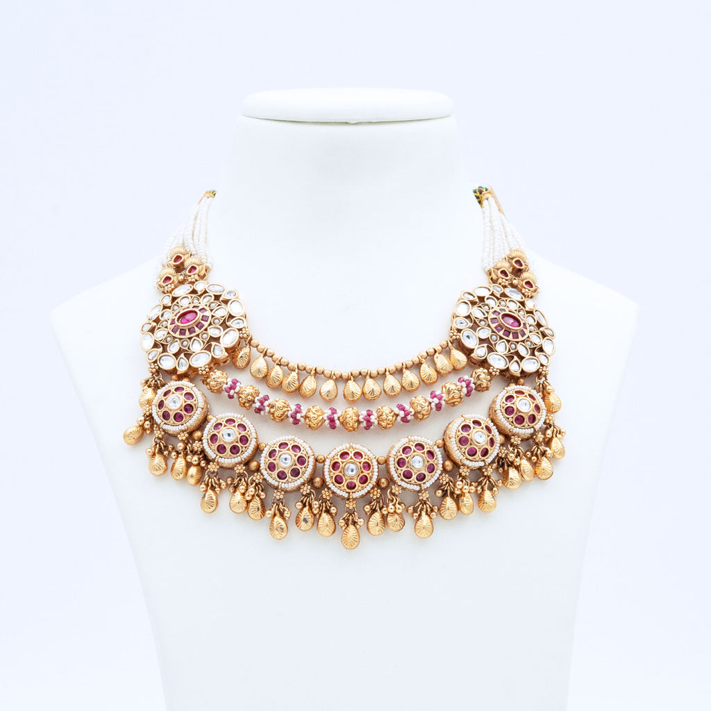 Trendy Multilayered Necklace Set