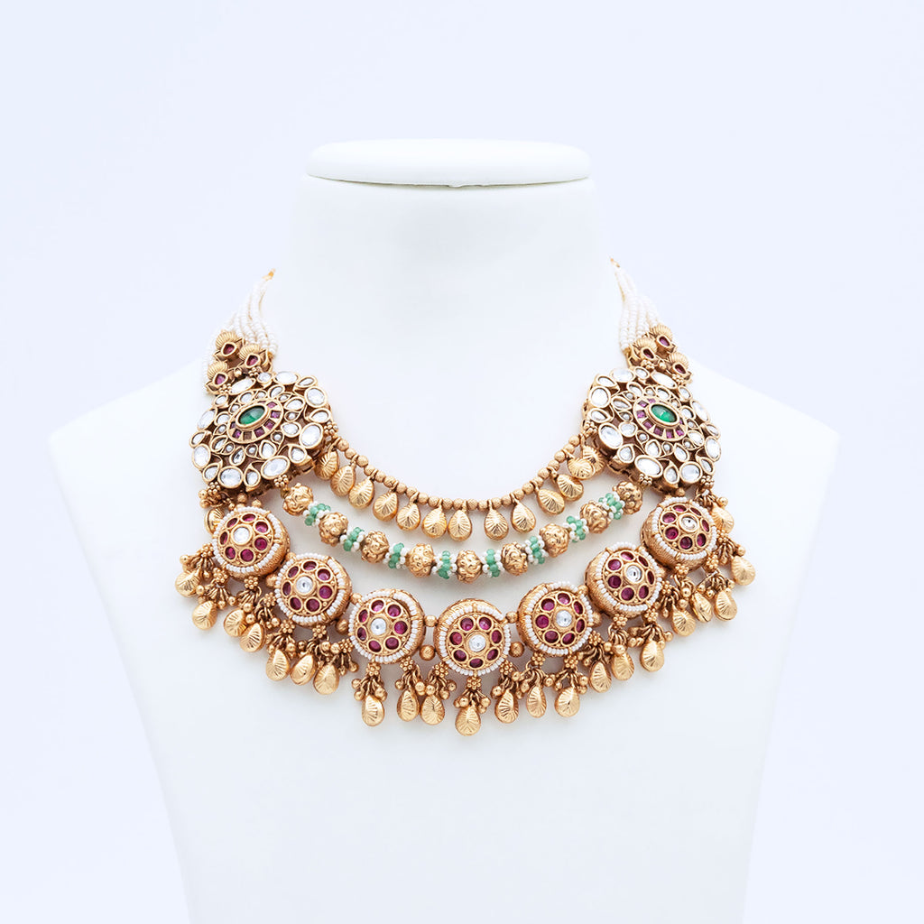 Trendy Multilayered Necklace Set