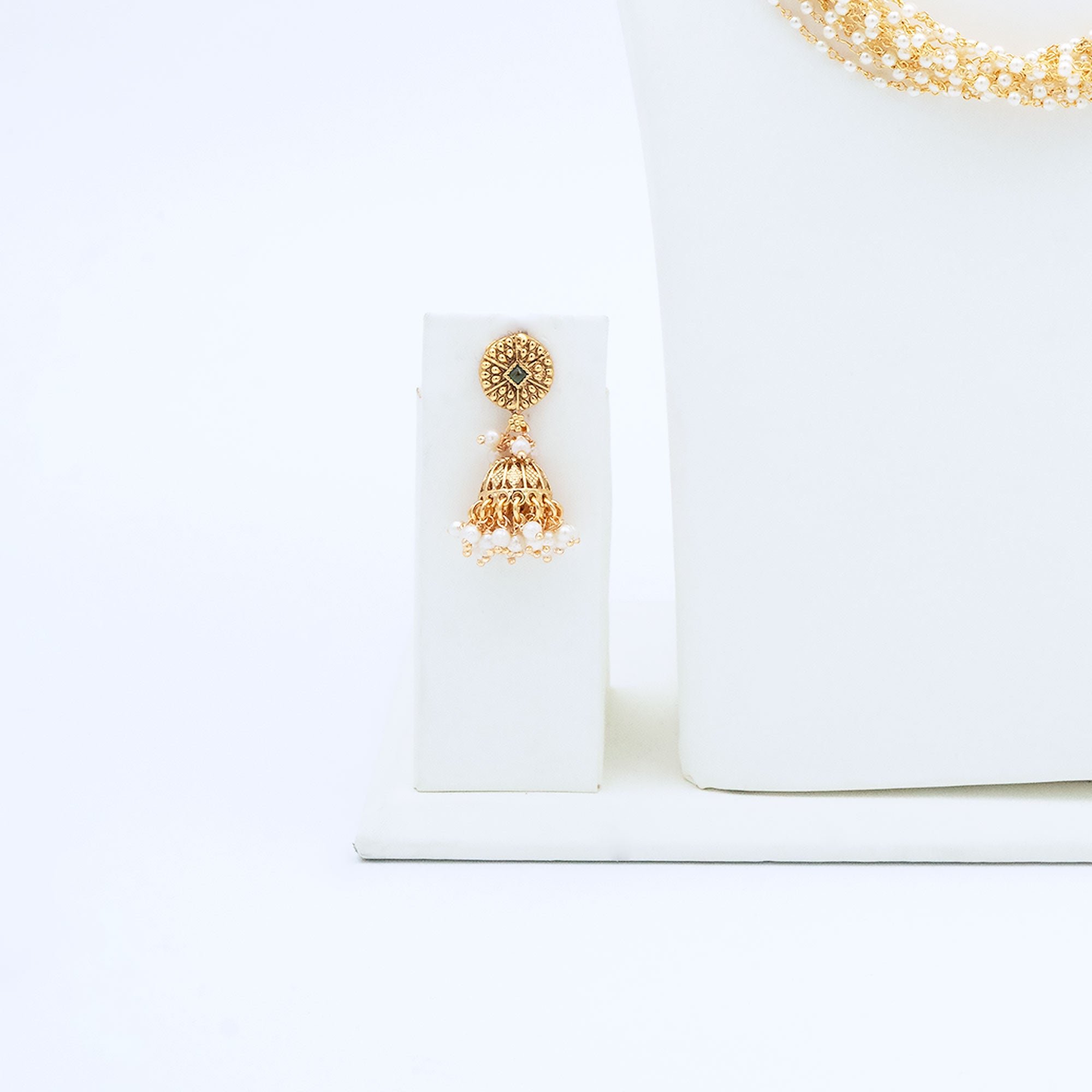 Trendy Layered Pearl Necklace Set