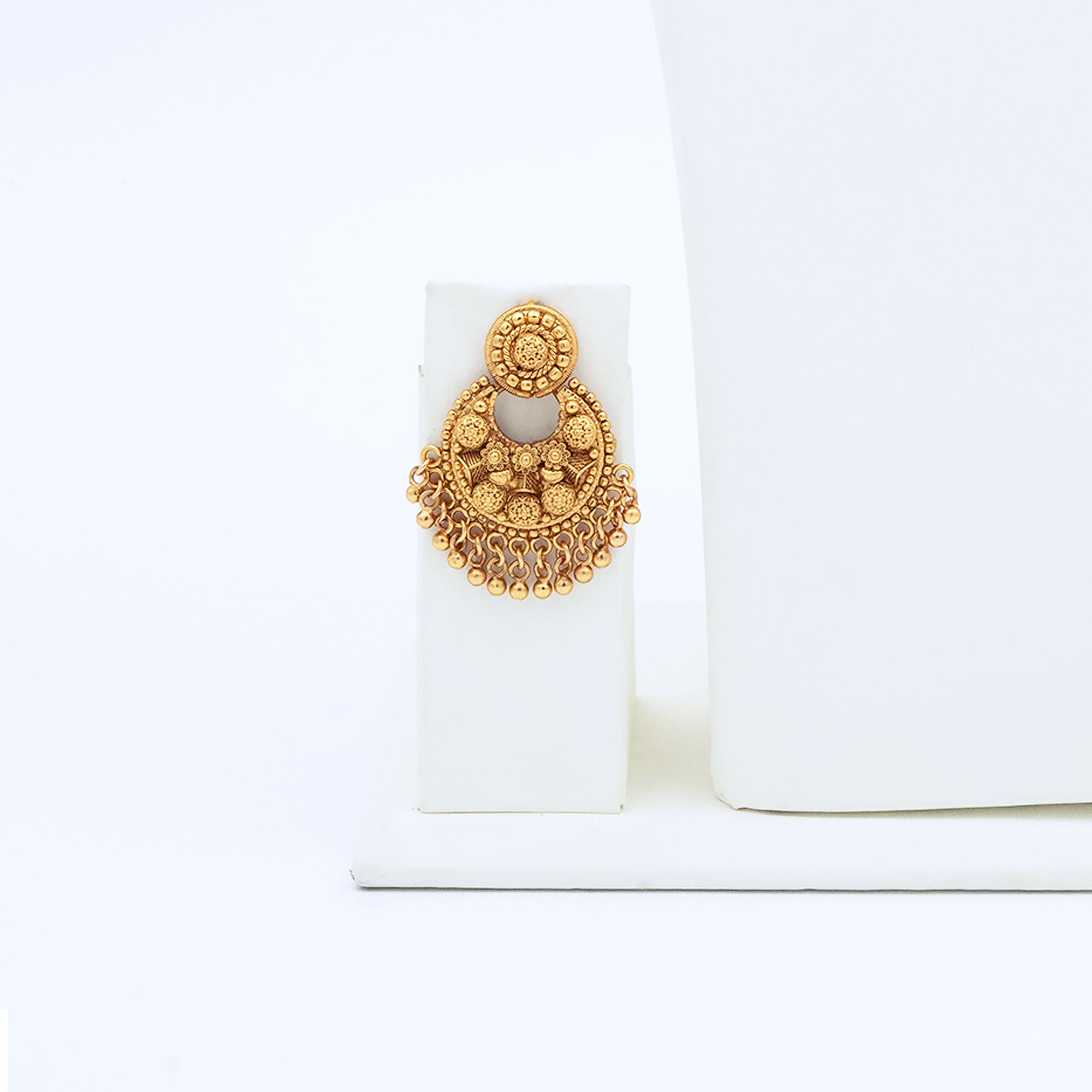 Trendy Round Crescent Shape Necklace Set